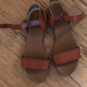 Cognac sandals